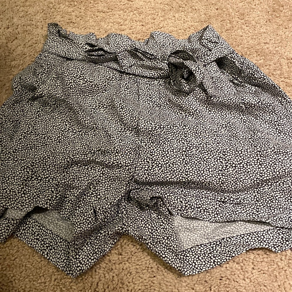 Flowing type shorts